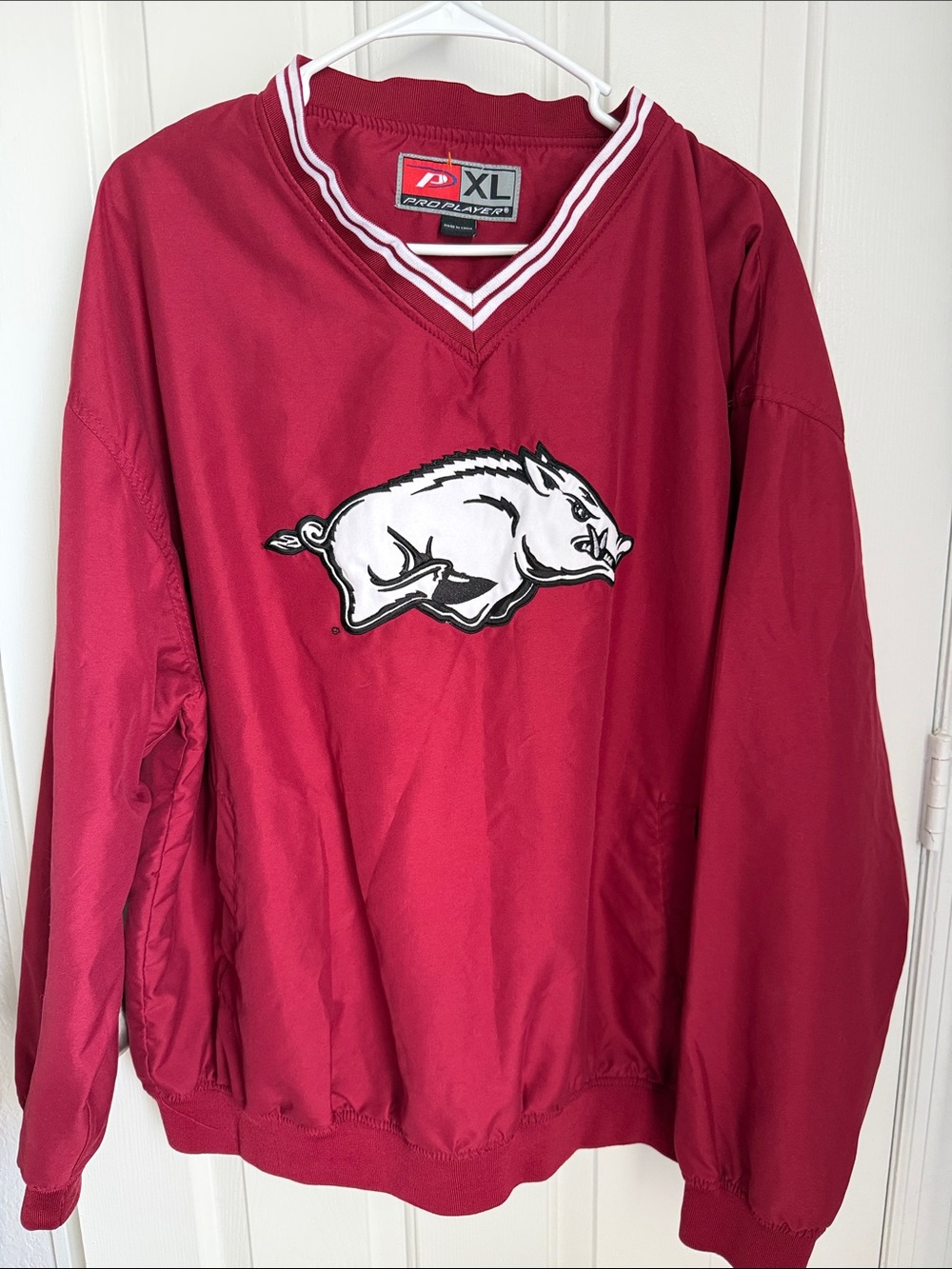 Vintage 1990’s Pro Player Men’s ' Crimson Arkansas Razorback Pullover Top